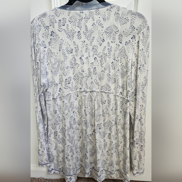 Cynthia Rowley Oversized Umpire Waist Shirt in Floral Print - Picture 2 of 3